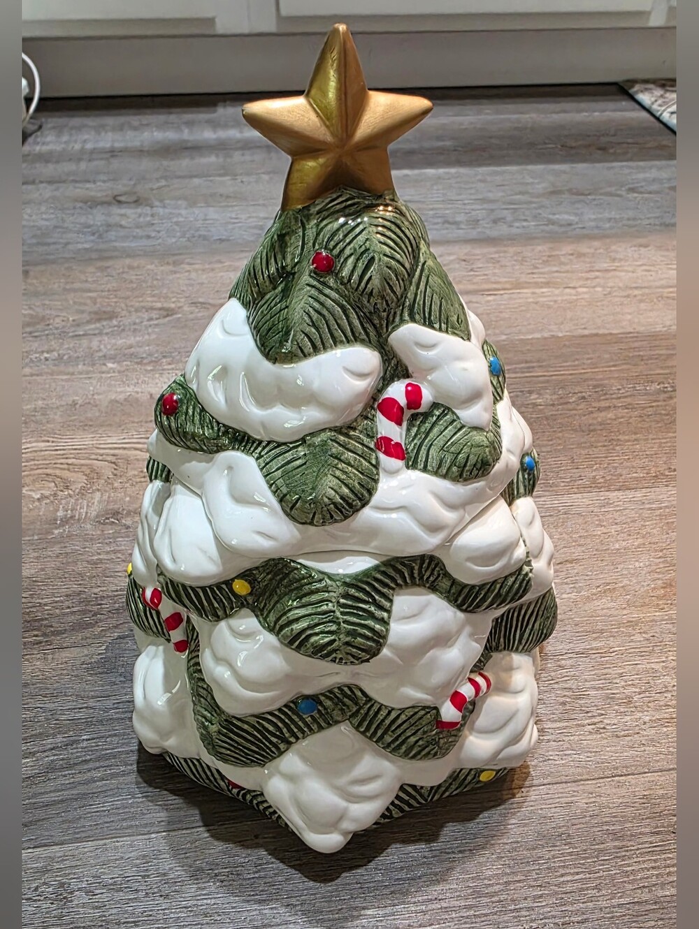 Vintage Ceramic Green and White Holiday Tree Cooki Jar with Gold Star From Wang